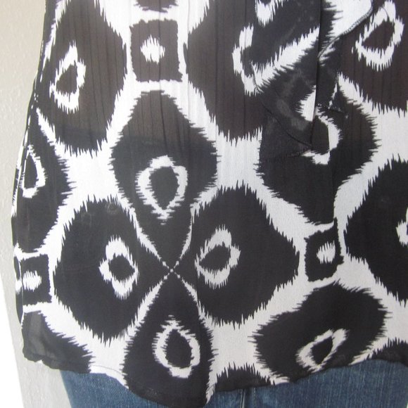 New Condition East 5th Blouse - Picture 3 of 3